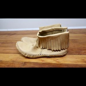 Vintage Taos Indian Pocahontas moccasins 8.5-9